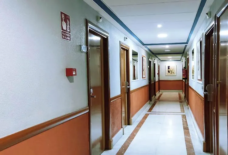 Hostal Plaza Mayor Torrejon de Ardoz Guest house